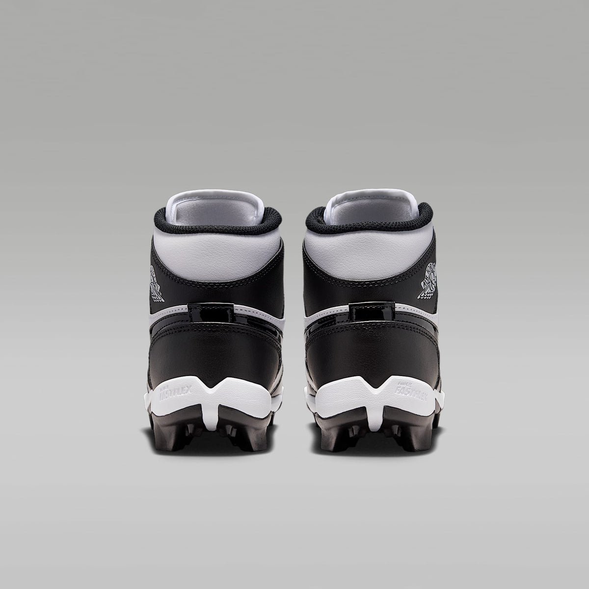 Jordan 1 Mid – Blanco/Negro/Negro – vista 6