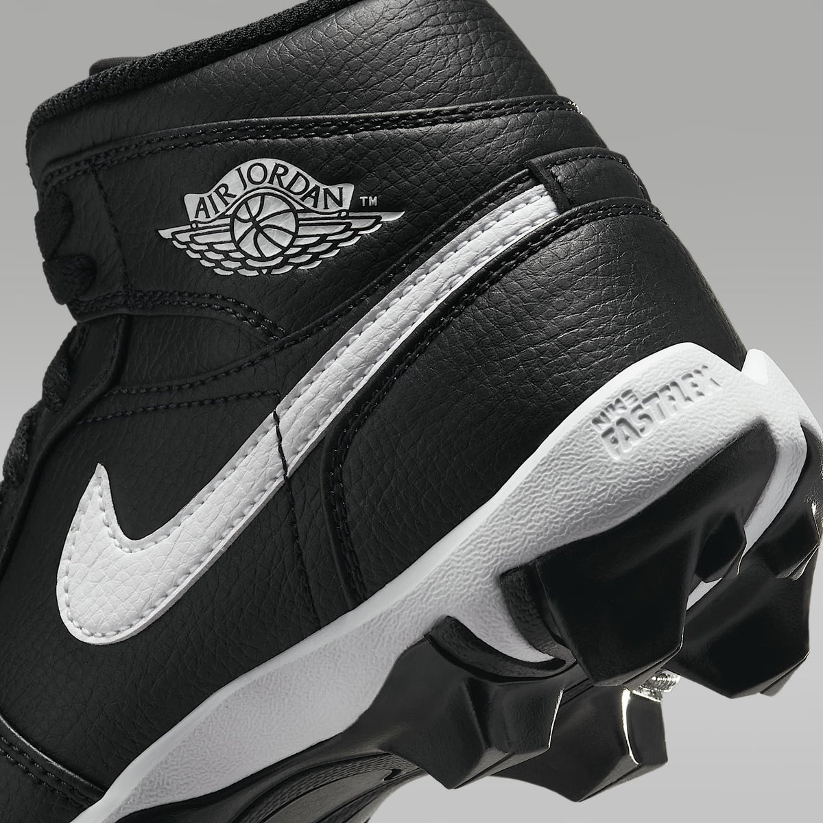 Jordan 1 Mid – Negro/Blanco/Blanco – vista 9