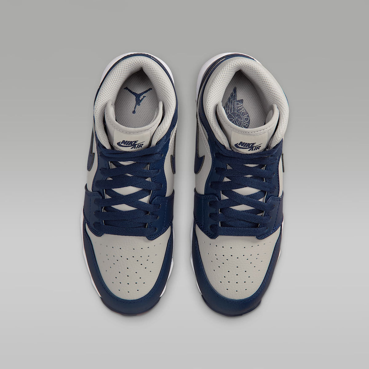 Jordan 1 Mid – Gris lobo/Azul marino universitario – vista 4