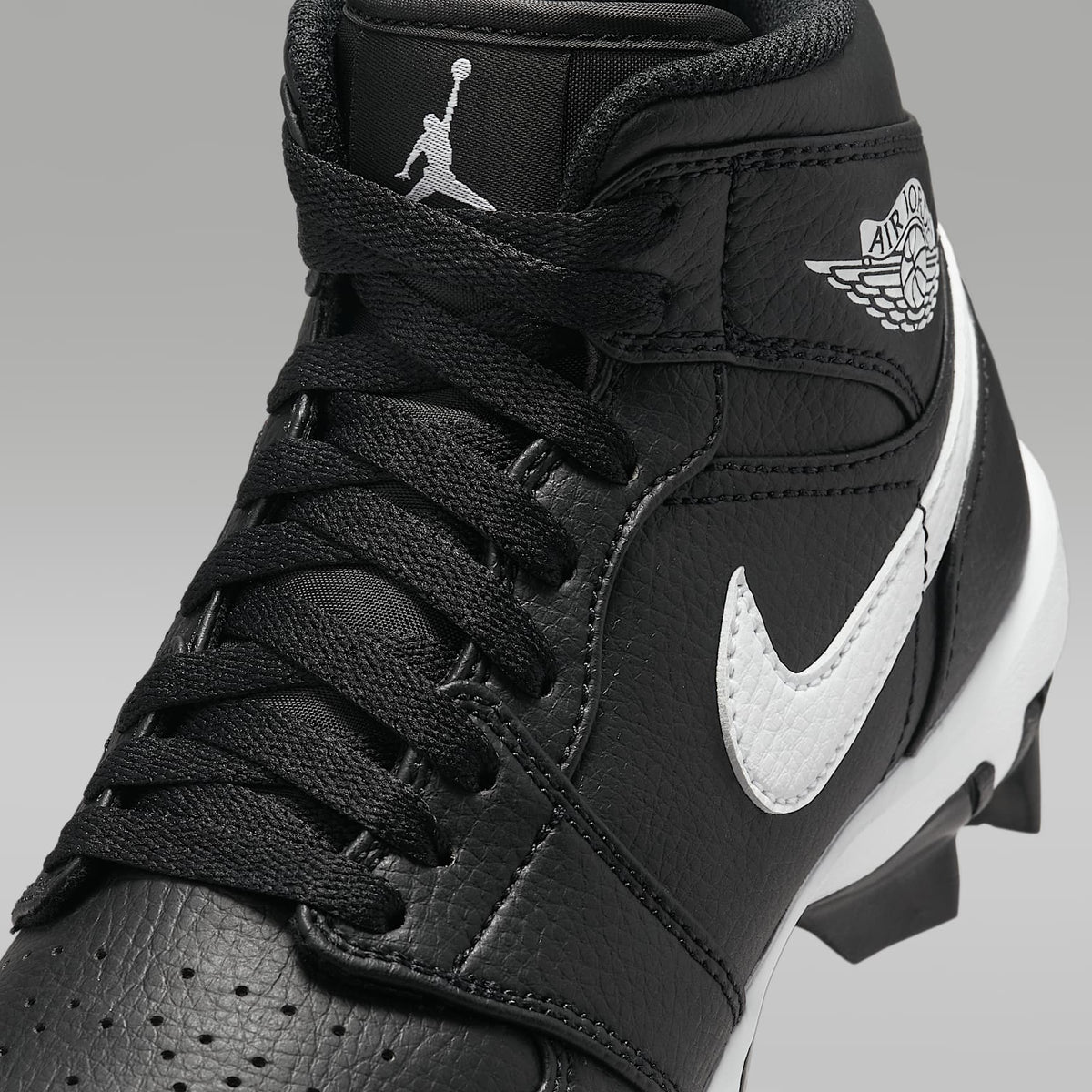 Jordan 1 Mid – Negro/Blanco/Blanco – vista 8