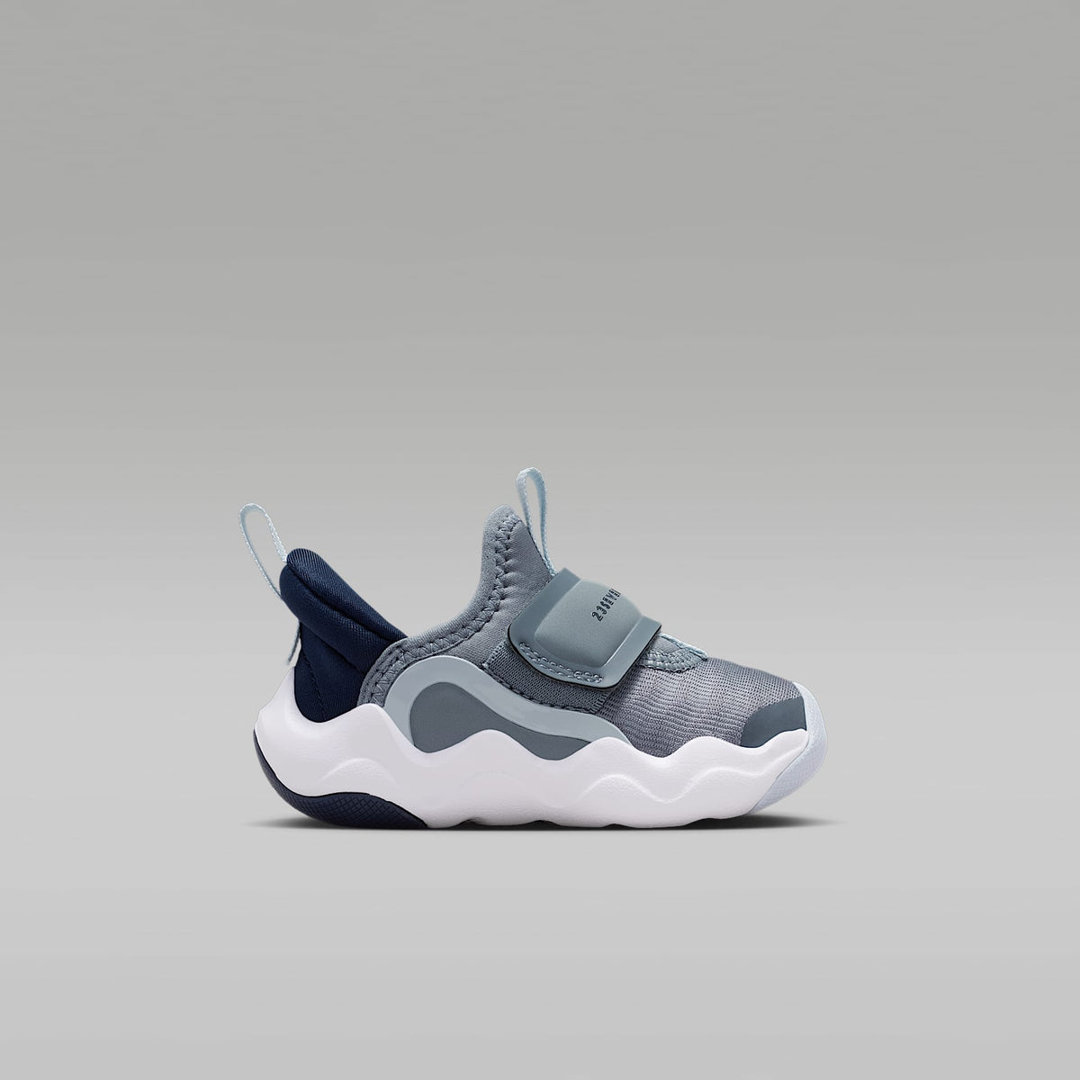 Jordan 23/7.2 EasyOn – Gris azulado/Obsidiana/Halo/Obsidiana – vista 3