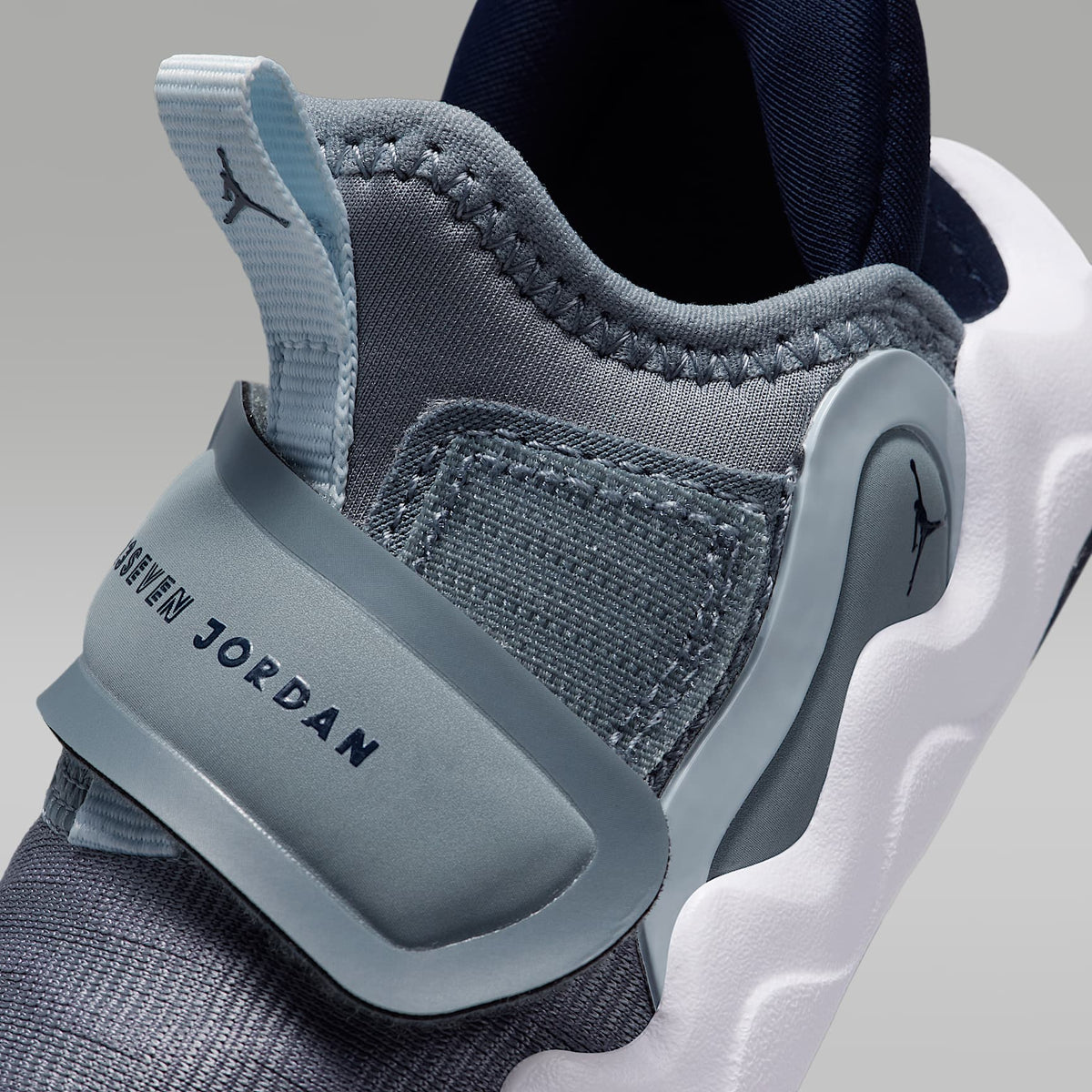 Jordan 23/7.2 EasyOn – Gris azulado/Obsidiana/Halo/Obsidiana – vista 7