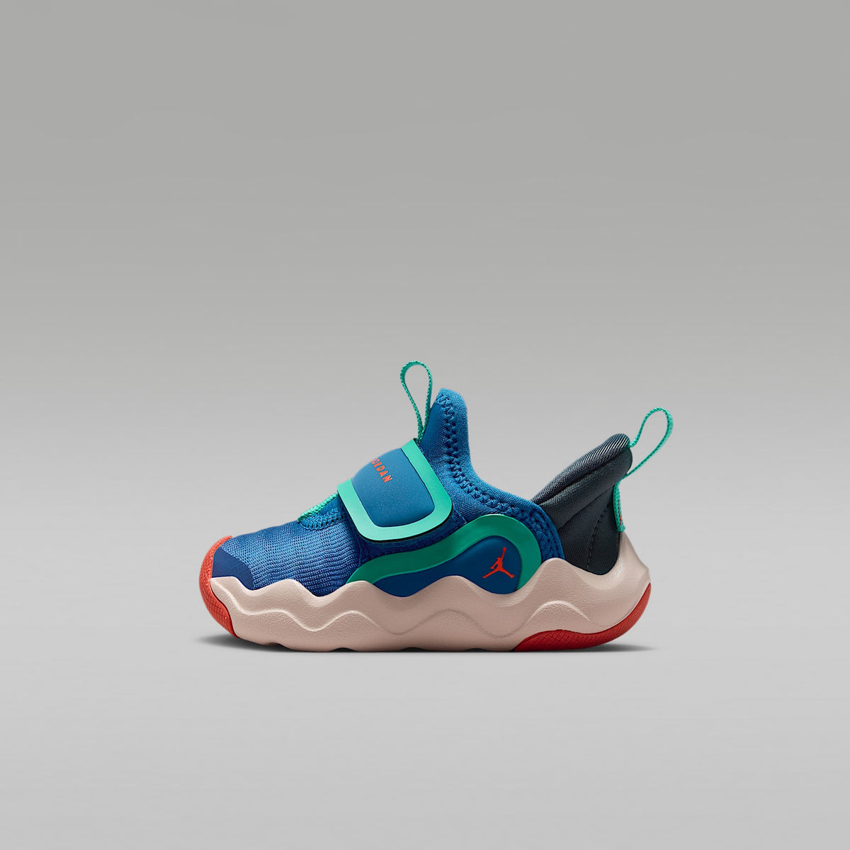 Jordan 23/7.2 EasyOn – Azul genuino/Zorro azul/Verde cinético/Rojo pista – vista 1