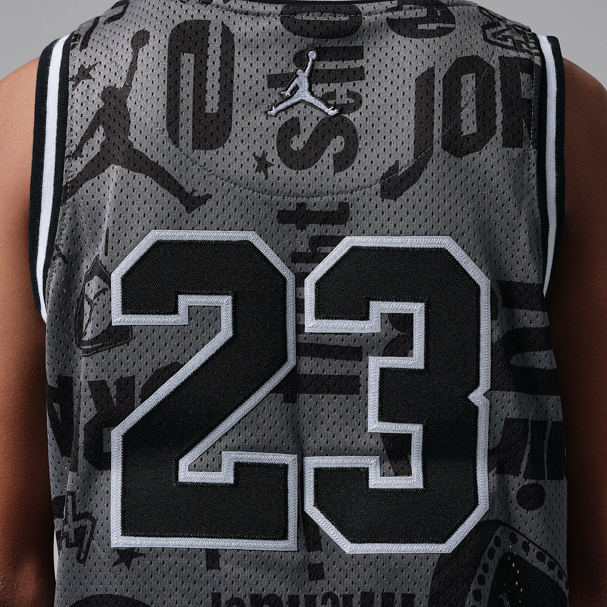 Jersey estampado 23 para niños talla grande Jordan – Gris humo – vista 6