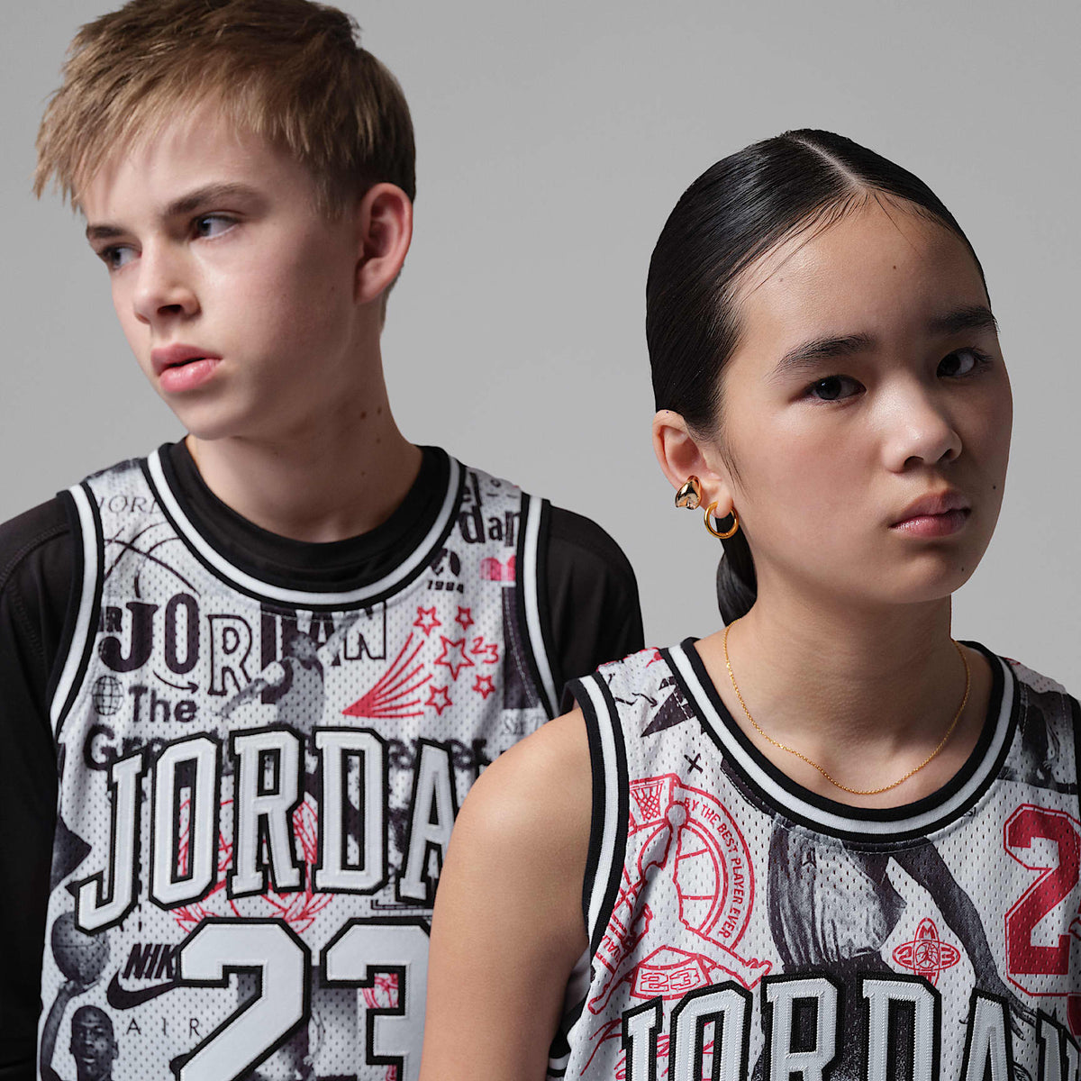 Jersey estampado 23 para niños talla grande Jordan – Gris neutro – vista 3
