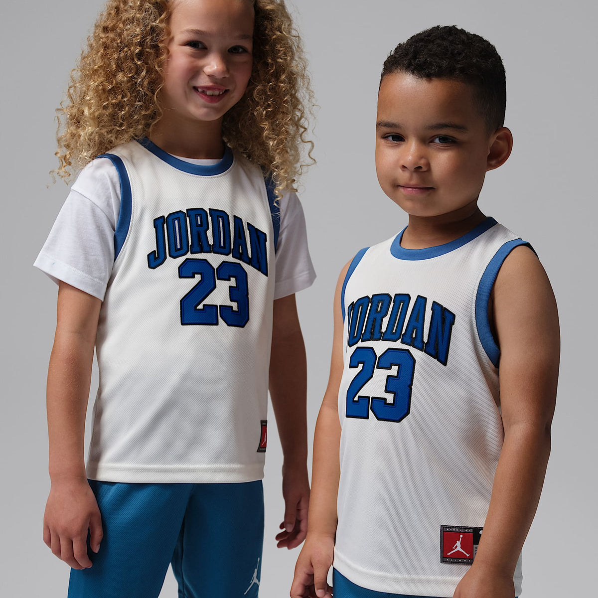 Conjunto de jersey para niños talla pequeña Jordan 23 – Azul genuino – vista 3