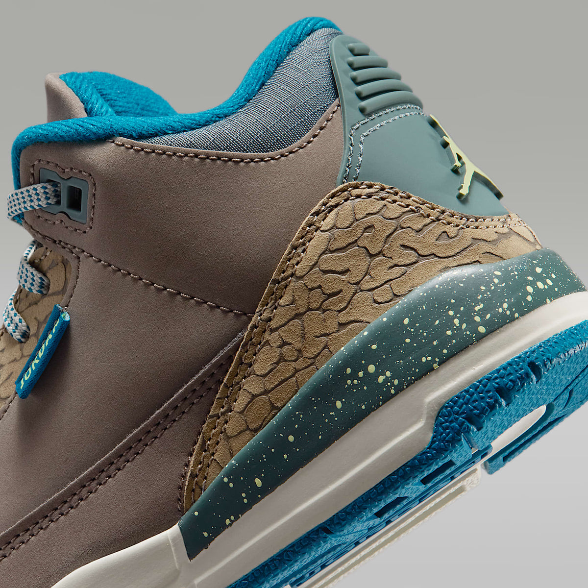 Jordan 3 Retro – Gris oliva/Caqui/Mar de cristal/Verde abismo – vista 8