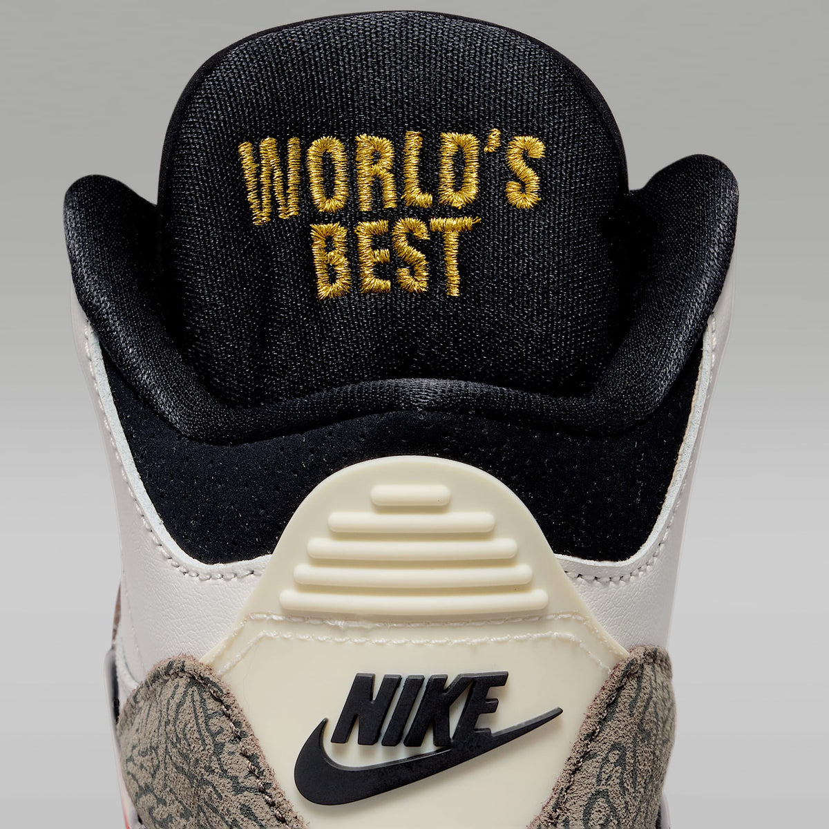 Jordan 3 "World's Best" – Vela/Rojo universitario/Marfil pálido/Negro – vista 9