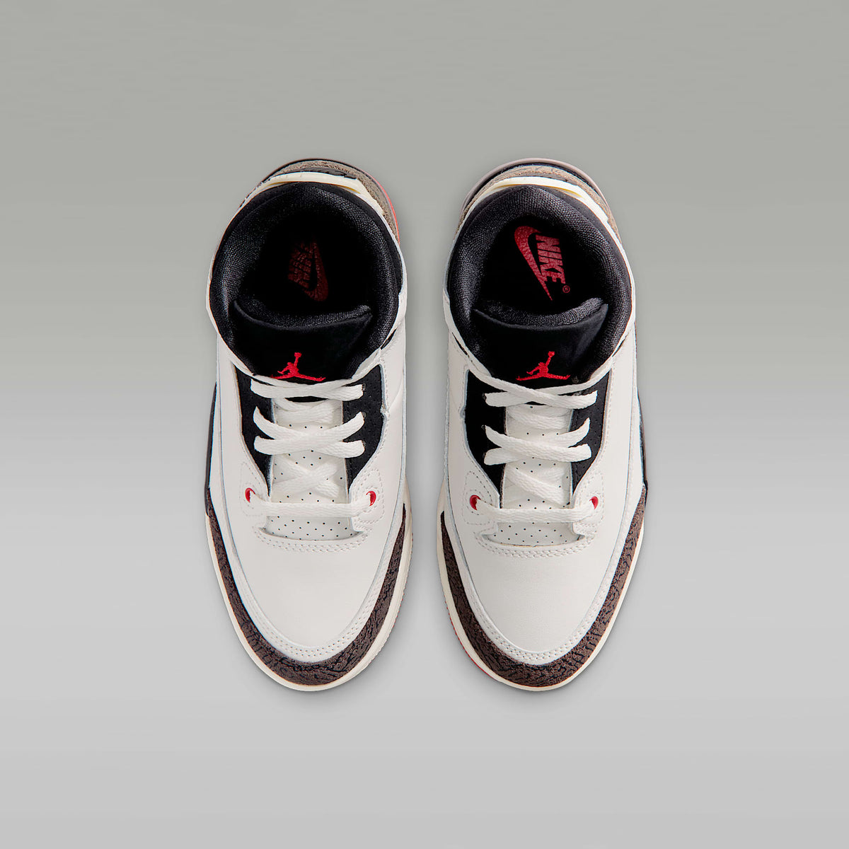 Jordan 3 "World's Best" – Vela/Rojo universitario/Marfil pálido/Negro – vista 4