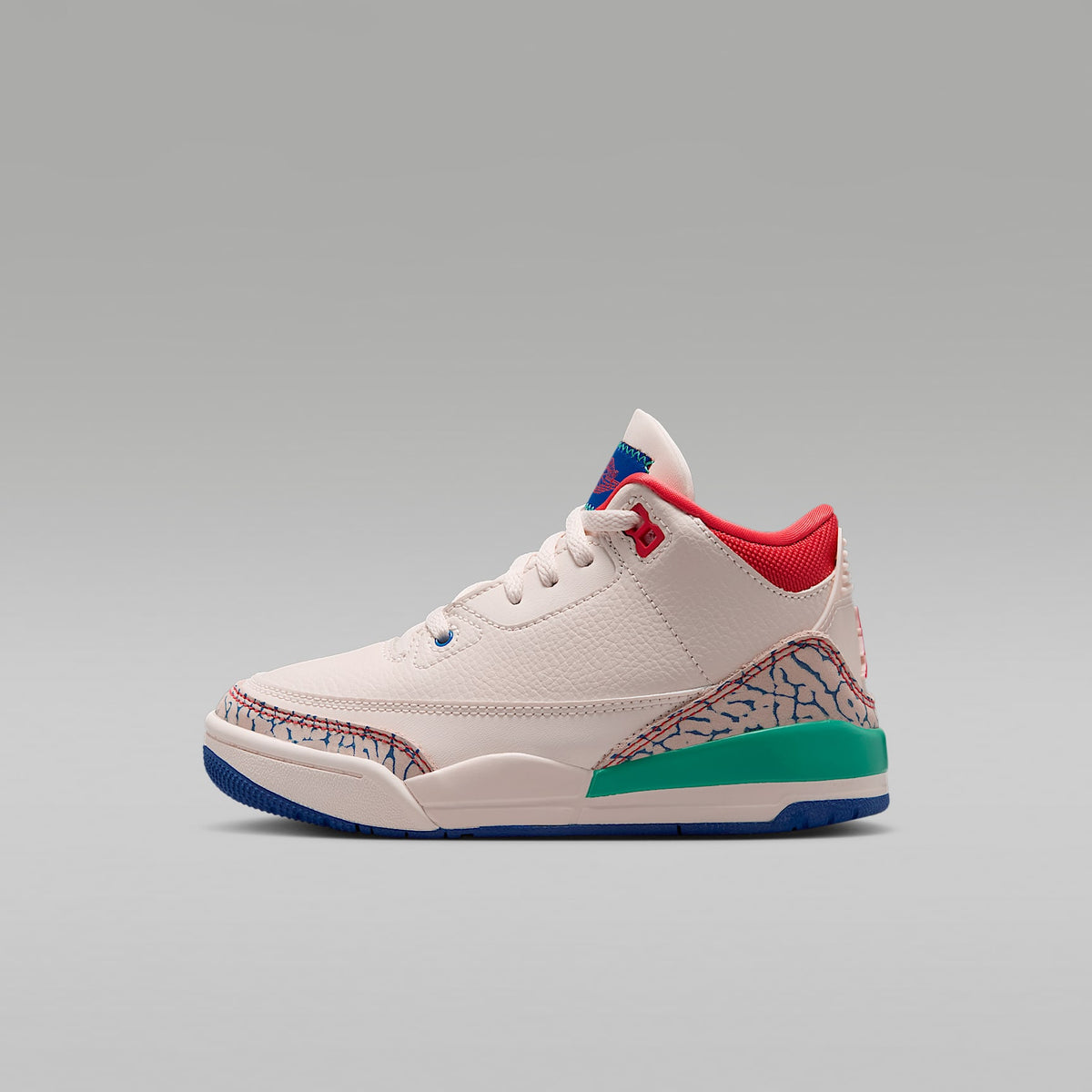 Jordan 3 Retro "Play Your Way" – Tiza/Azul genuino/Verde cinético/Rojo pista – vista 1