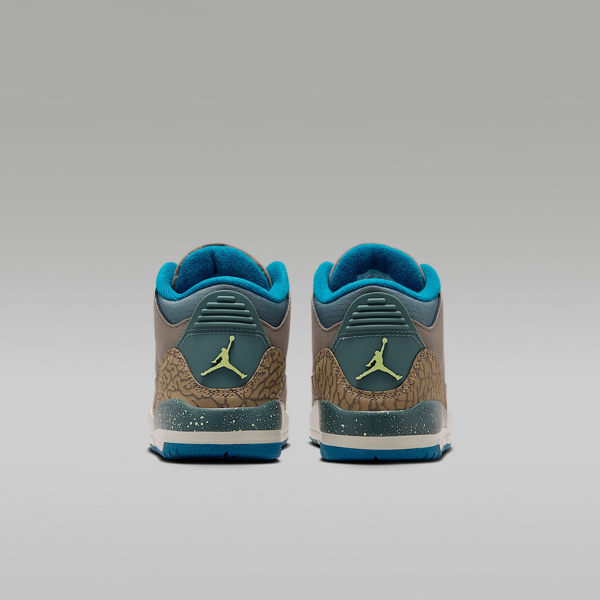 Jordan 3 Retro – Gris oliva/Caqui/Mar de cristal/Verde abismo – vista 6