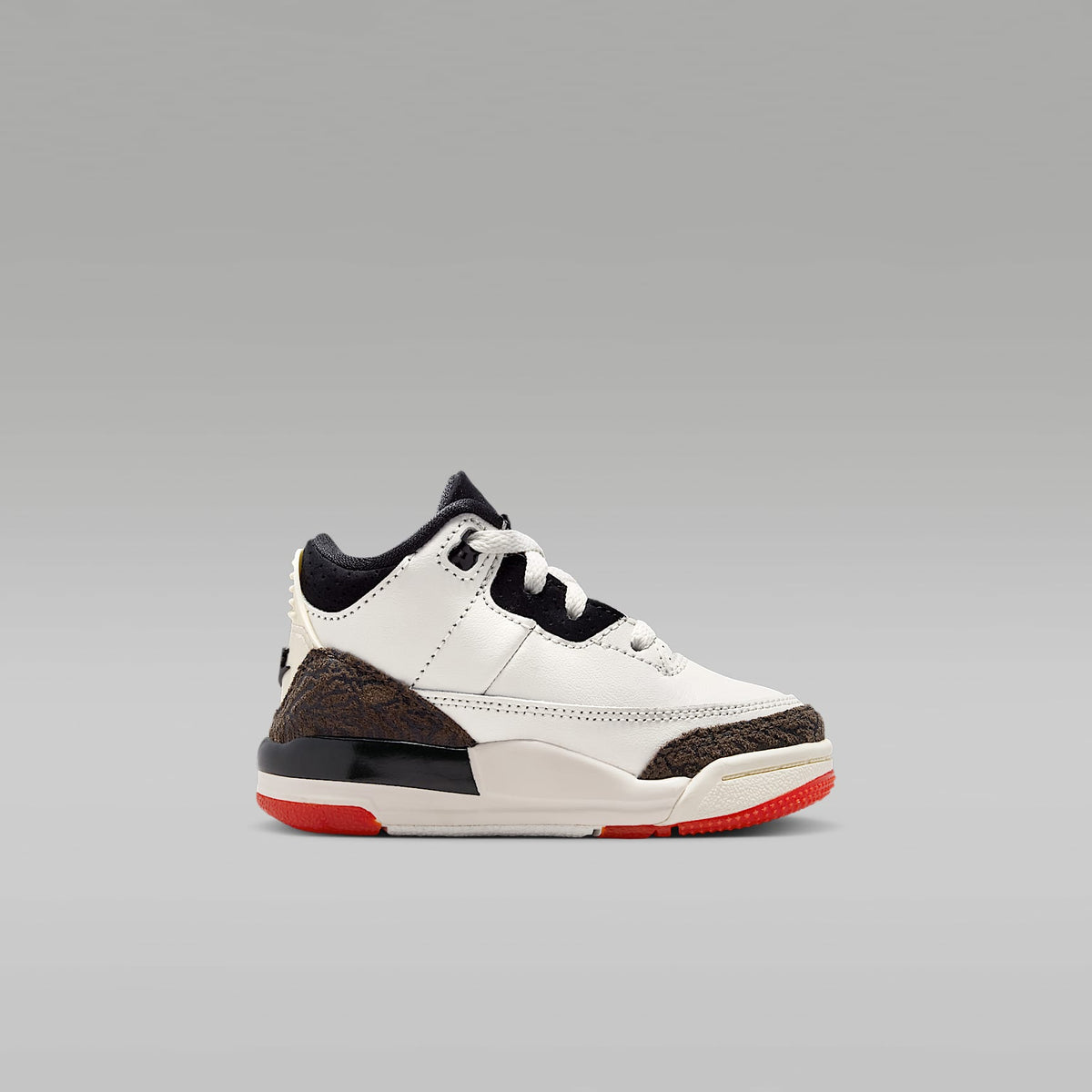 Jordan 3 "World's Best" – Vela/Rojo universitario/Marfil pálido/Negro – vista 3