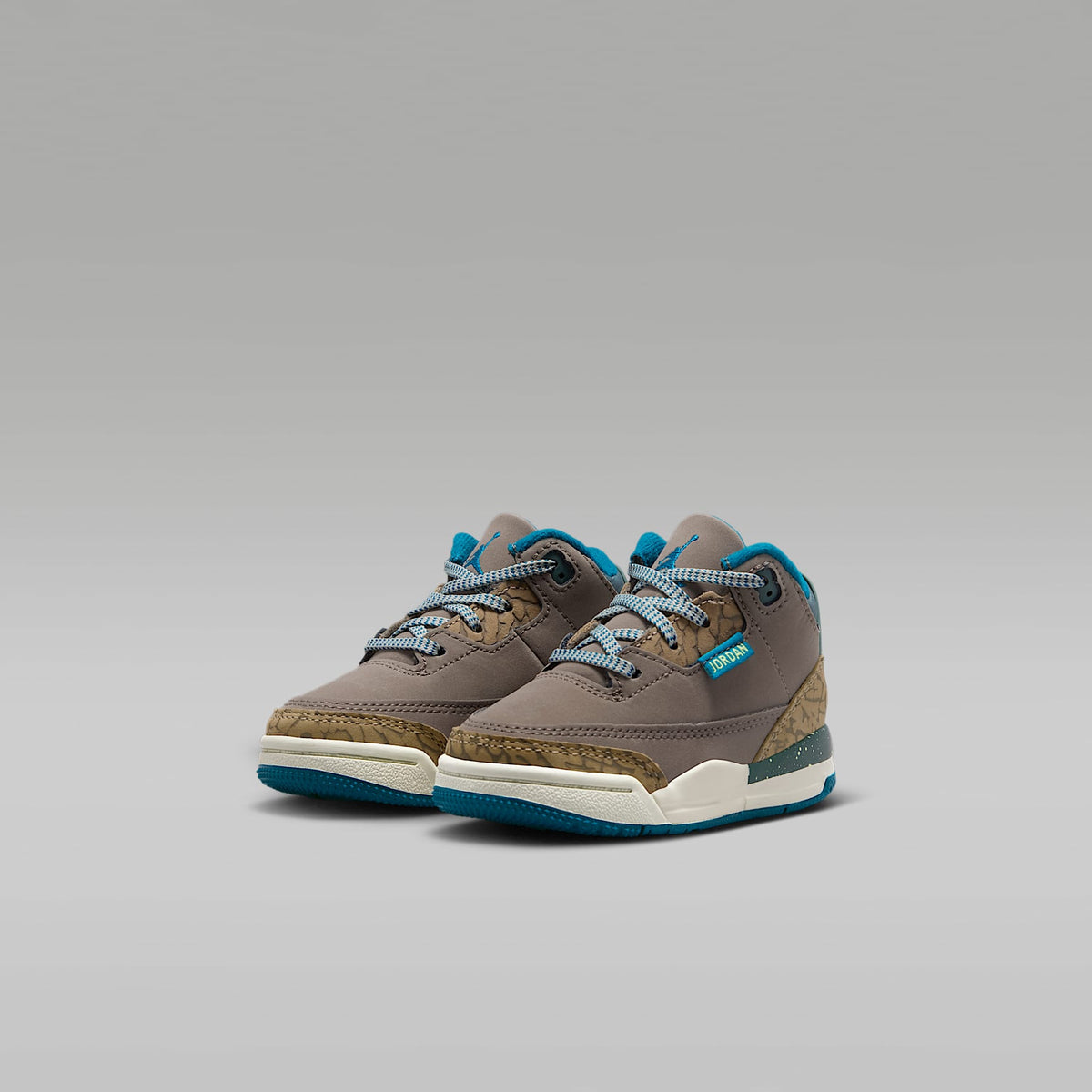 Jordan 3 Retro – Gris oliva/Caqui/Mar de cristal/Verde abismo – vista 5
