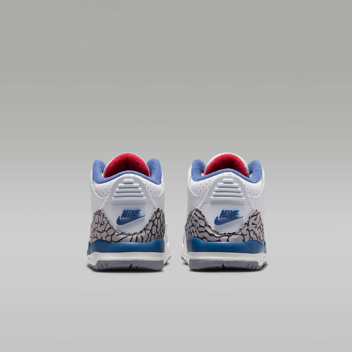 Jordan 3 Retro "True Blue" – Blanco/Azul genuino/Gris cemento/Rojo pasión – vista 6