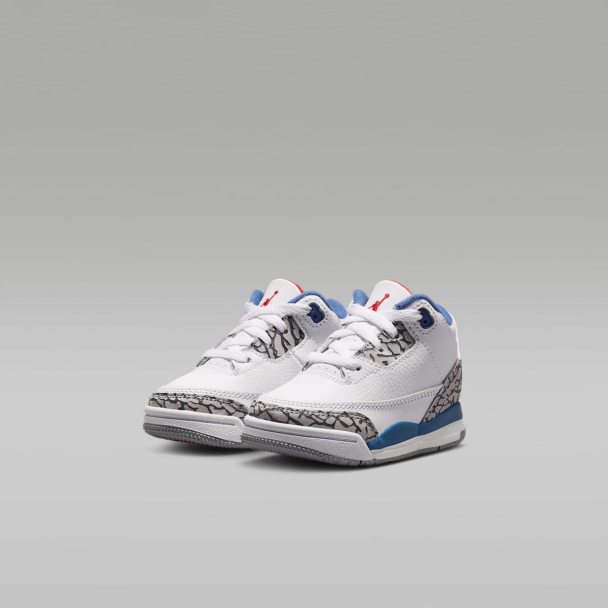 Jordan 3 Retro "True Blue" – Blanco/Azul genuino/Gris cemento/Rojo pasión – vista 5