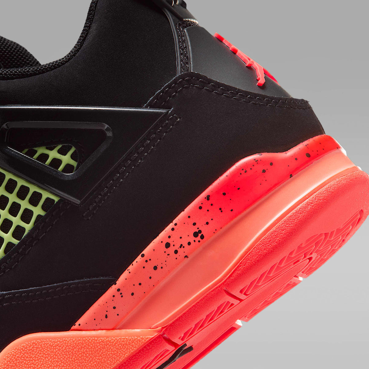 Jordan 4 Retro – Negro/Mango brillante/Voltio ligero/Infrarrojo 23 – vista 8