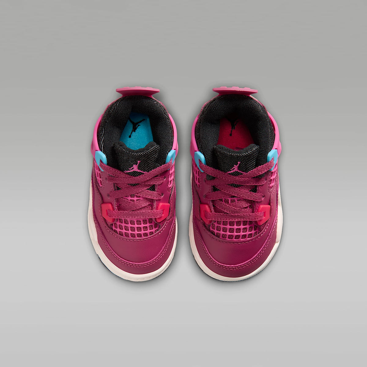 Jordan 4 Retro "She's A Star" – Remolacha dulce/Sombrío apagado/Tiza/Rosa desierto – vista 4