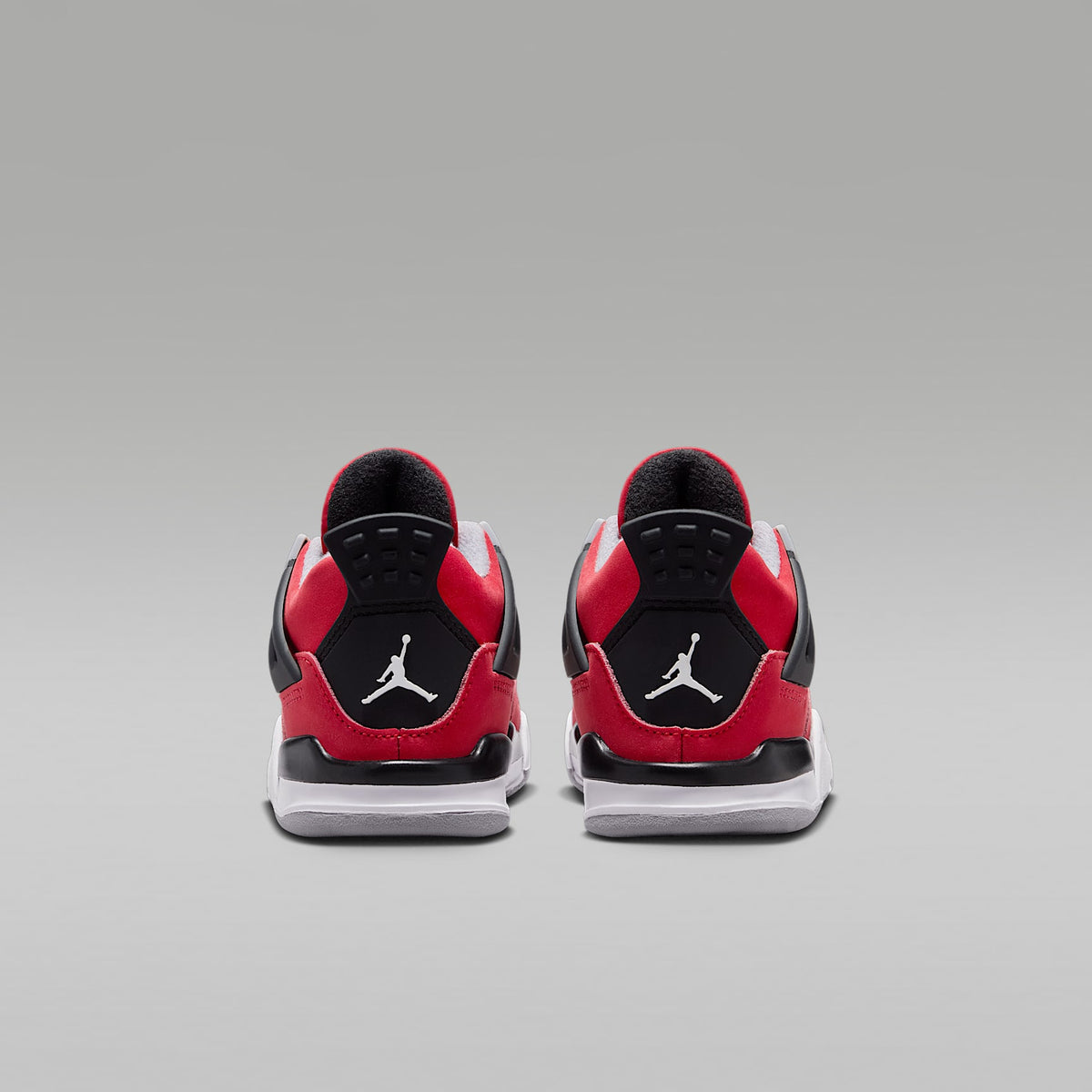 Jordan 4 "Toro" – Rojo pasión/Negro/Gris cemento/Blanco – vista 6