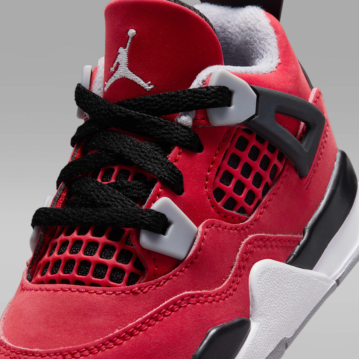Jordan 4 "Toro" – Rojo pasión/Negro/Gris cemento/Blanco – vista 7
