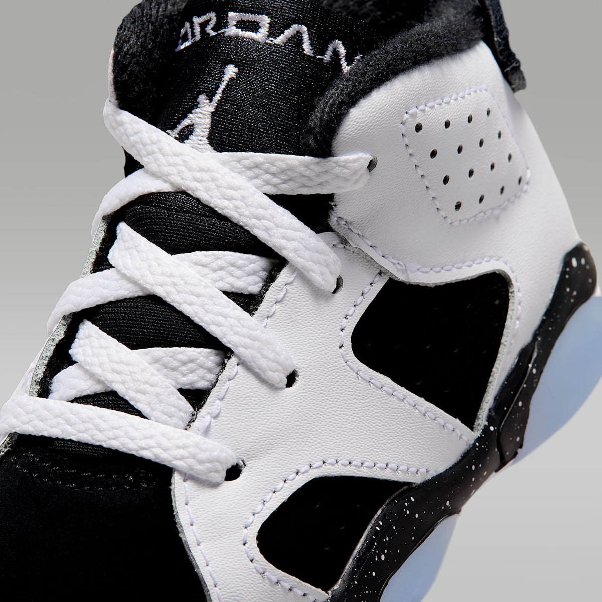 Jordan 6 Retro "Black and White" – Blanco/Negro – vista 7