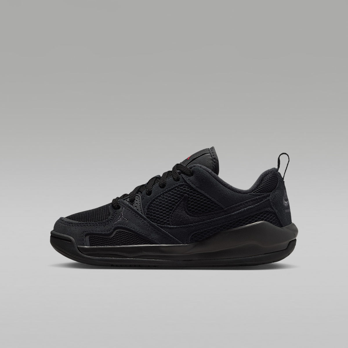 Jordan CMFT Era – Negro/Rojo gimnasio/Antracita/Negro – vista 1