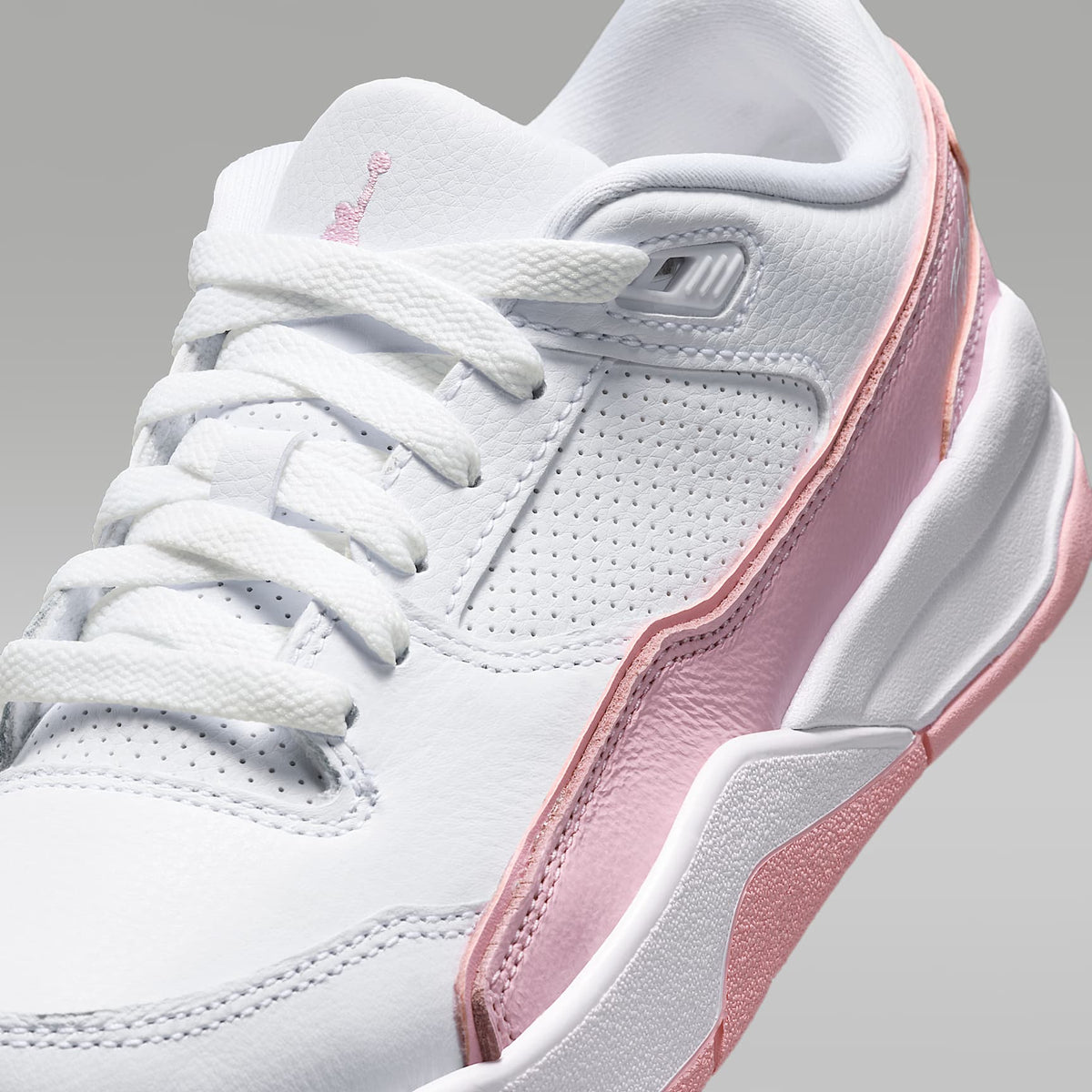 Jordan Flight Court – Blanco/Rosa suave medio – vista 7