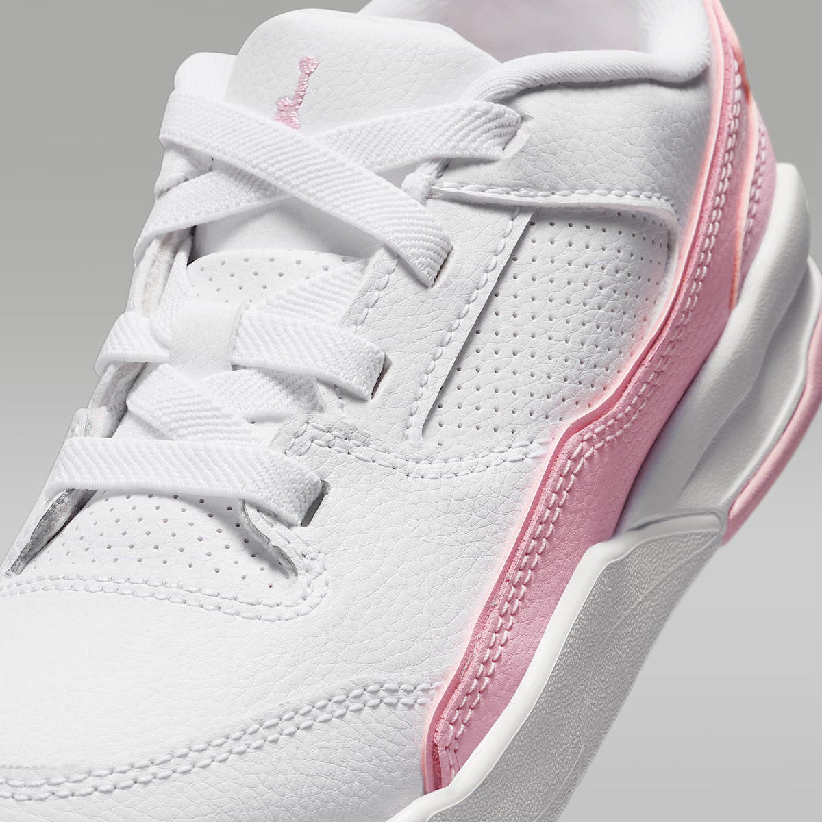 Jordan Flight Court – Blanco/Rosa suave medio – vista 7