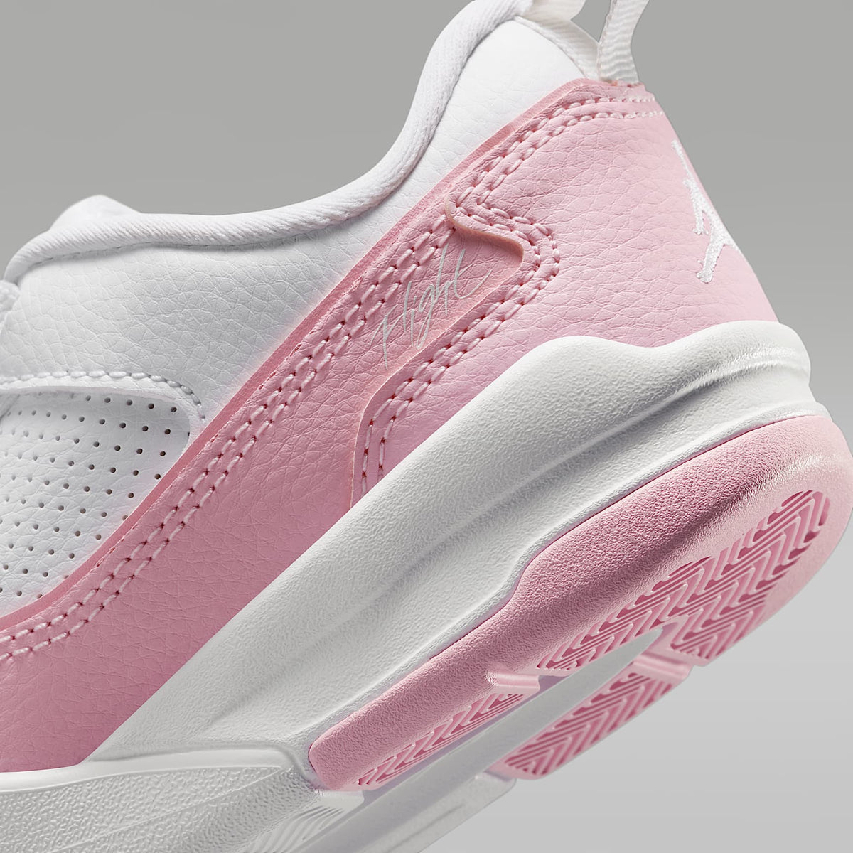Jordan Flight Court – Blanco/Rosa suave medio – vista 8