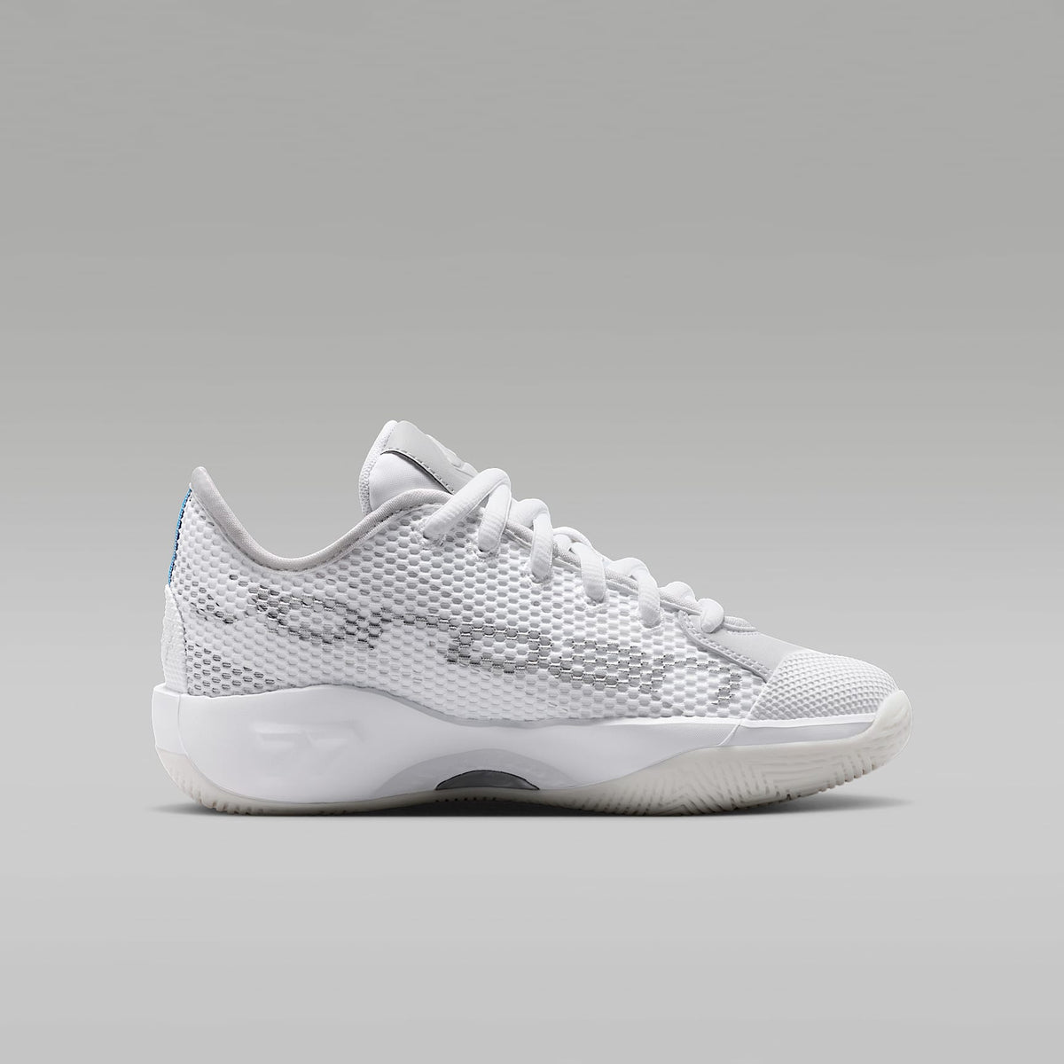 Luka 77 "Triple White" – Blanco/Plata metalizado/Polvo fotón – vista 3