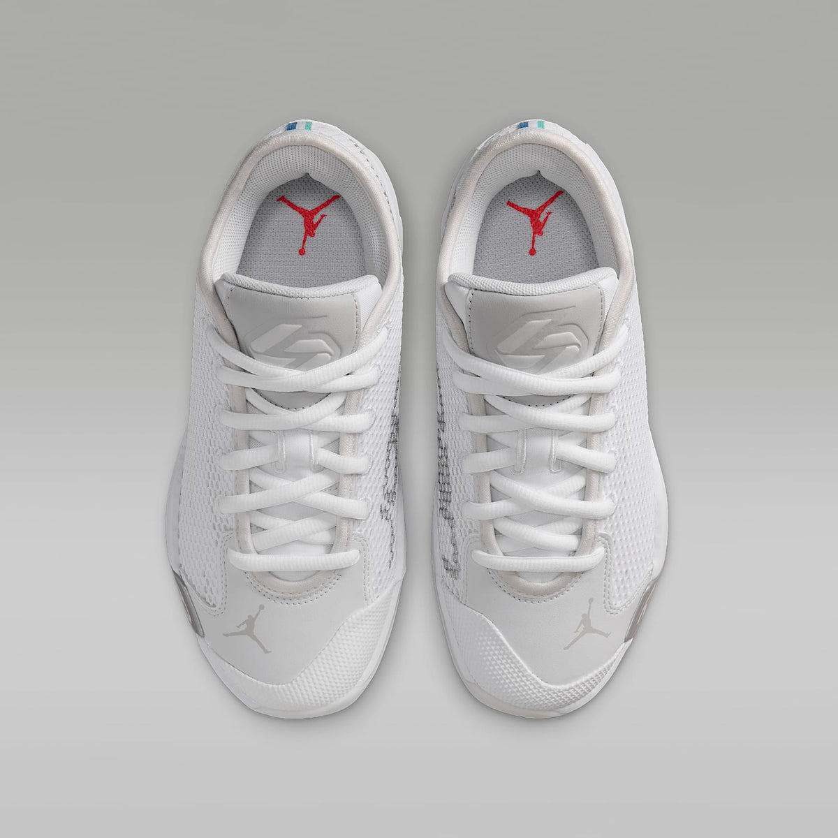 Luka 77 "Triple White" – Blanco/Plata metalizado/Polvo fotón – vista 4