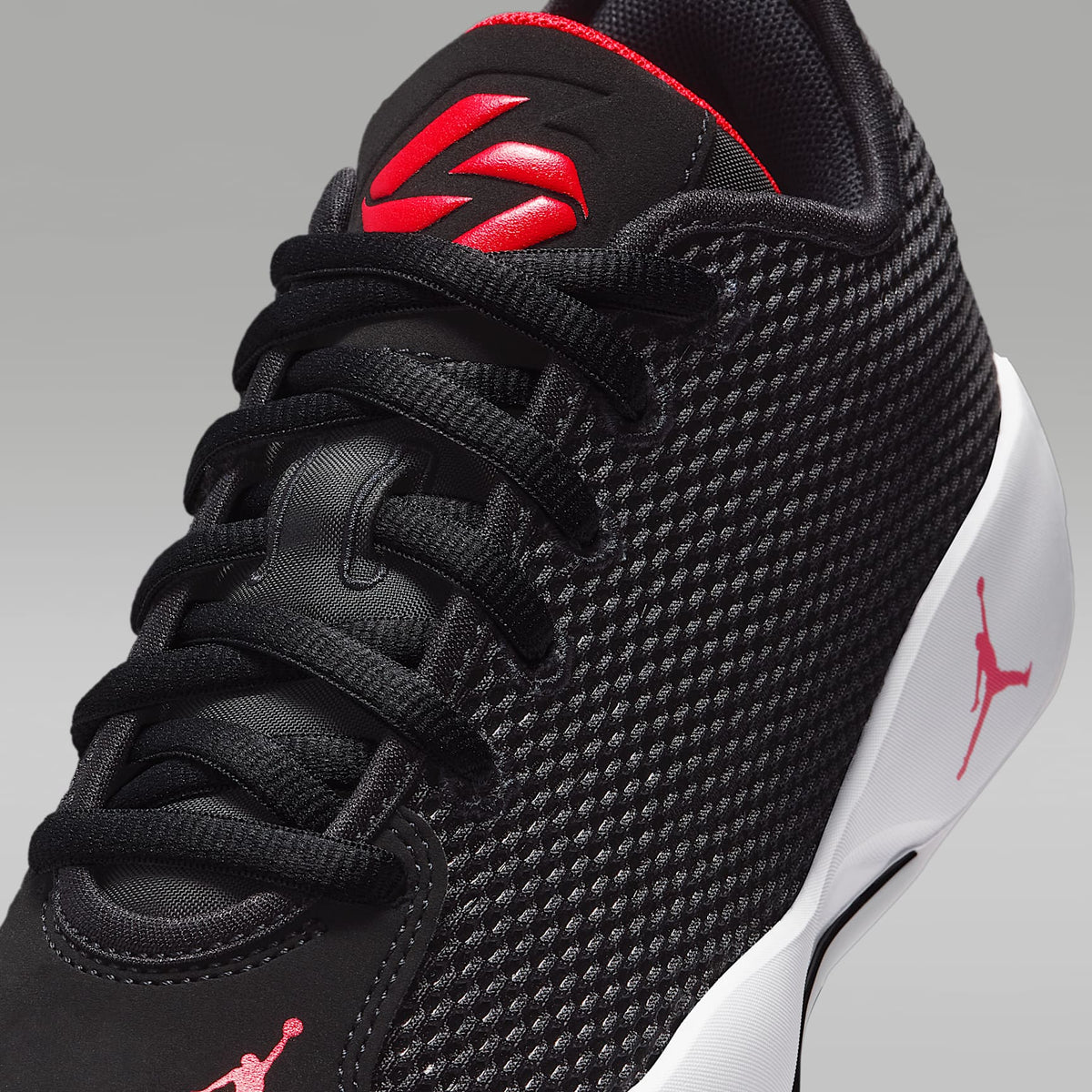 Luka 77 "Bred" – Negro/Blanco/Rojo universitario – vista 7