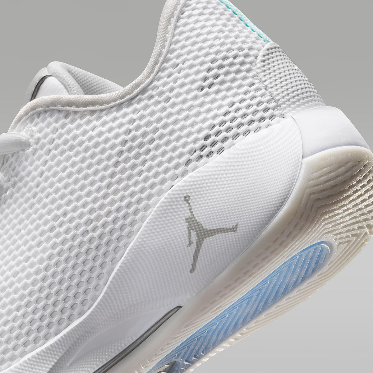 Luka 77 "Triple White" – Blanco/Plata metalizado/Polvo fotón – vista 8