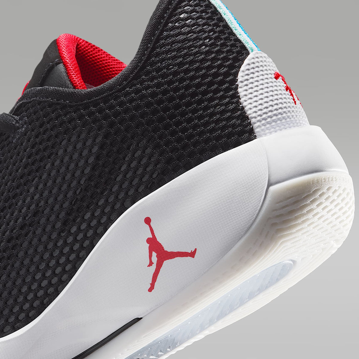 Luka 77 "Bred" – Negro/Blanco/Rojo universitario – vista 8