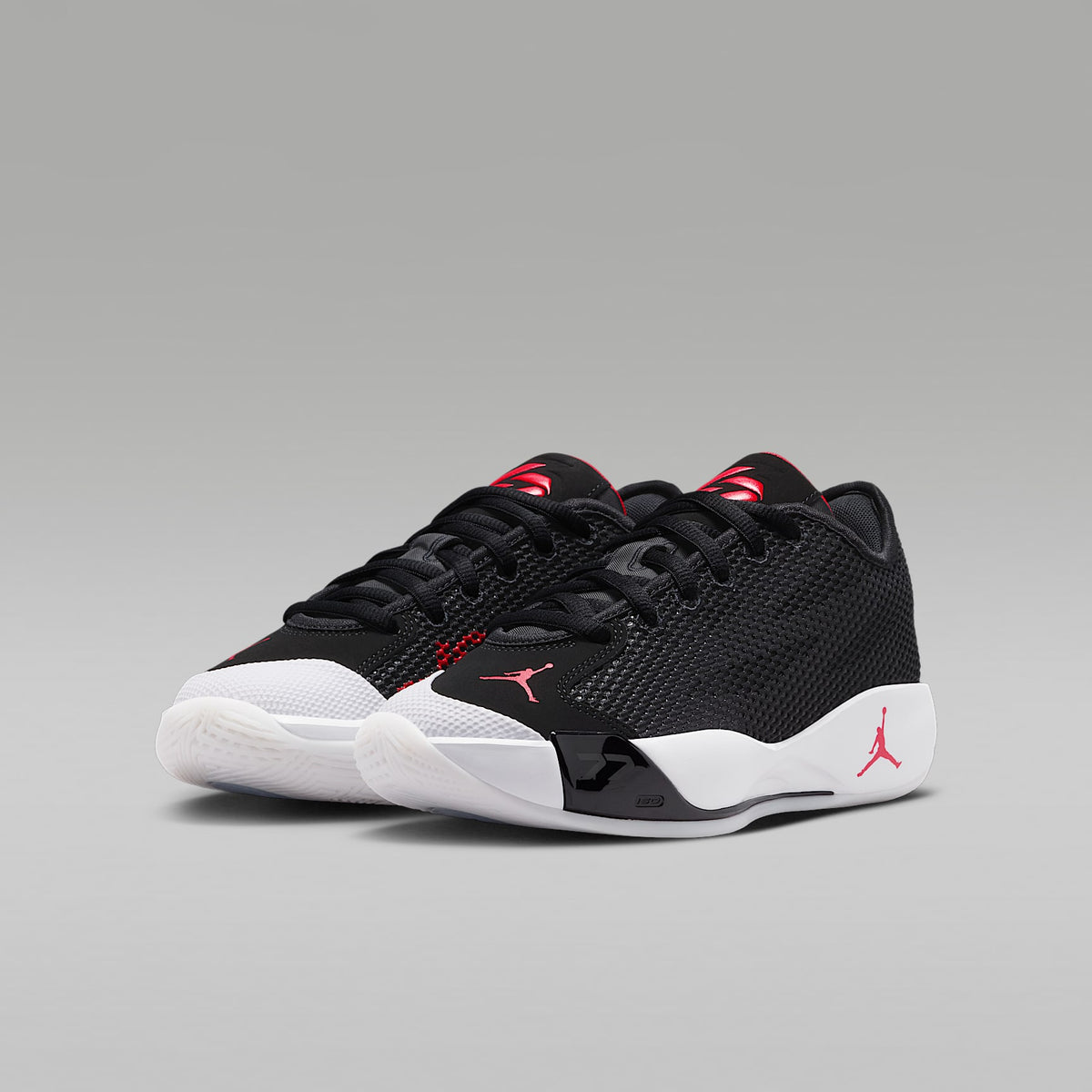 Luka 77 "Bred" – Negro/Blanco/Rojo universitario – vista 5