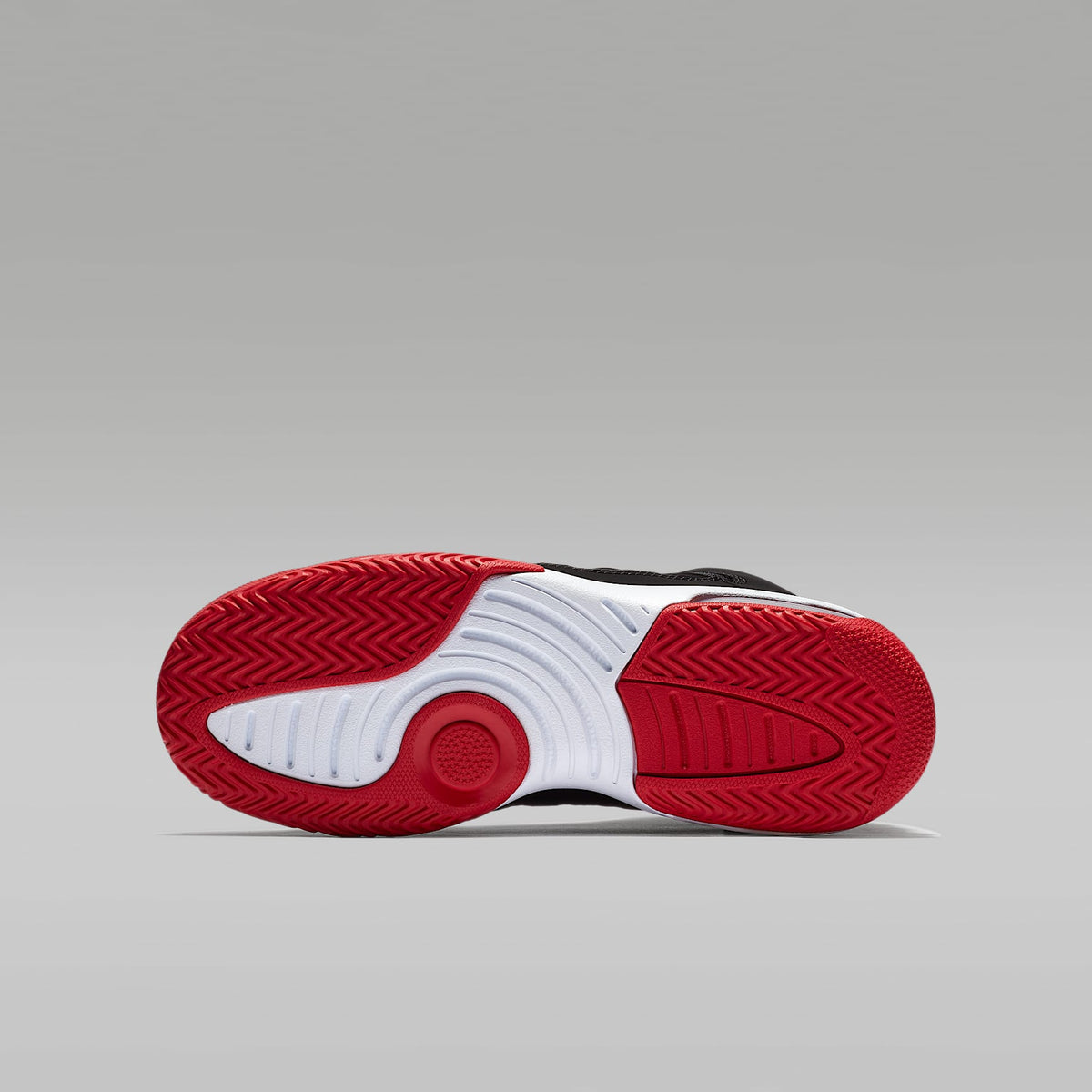 Jordan Max Aura – Negro/Rojo gimnasio/Blanco/Negro – vista 2