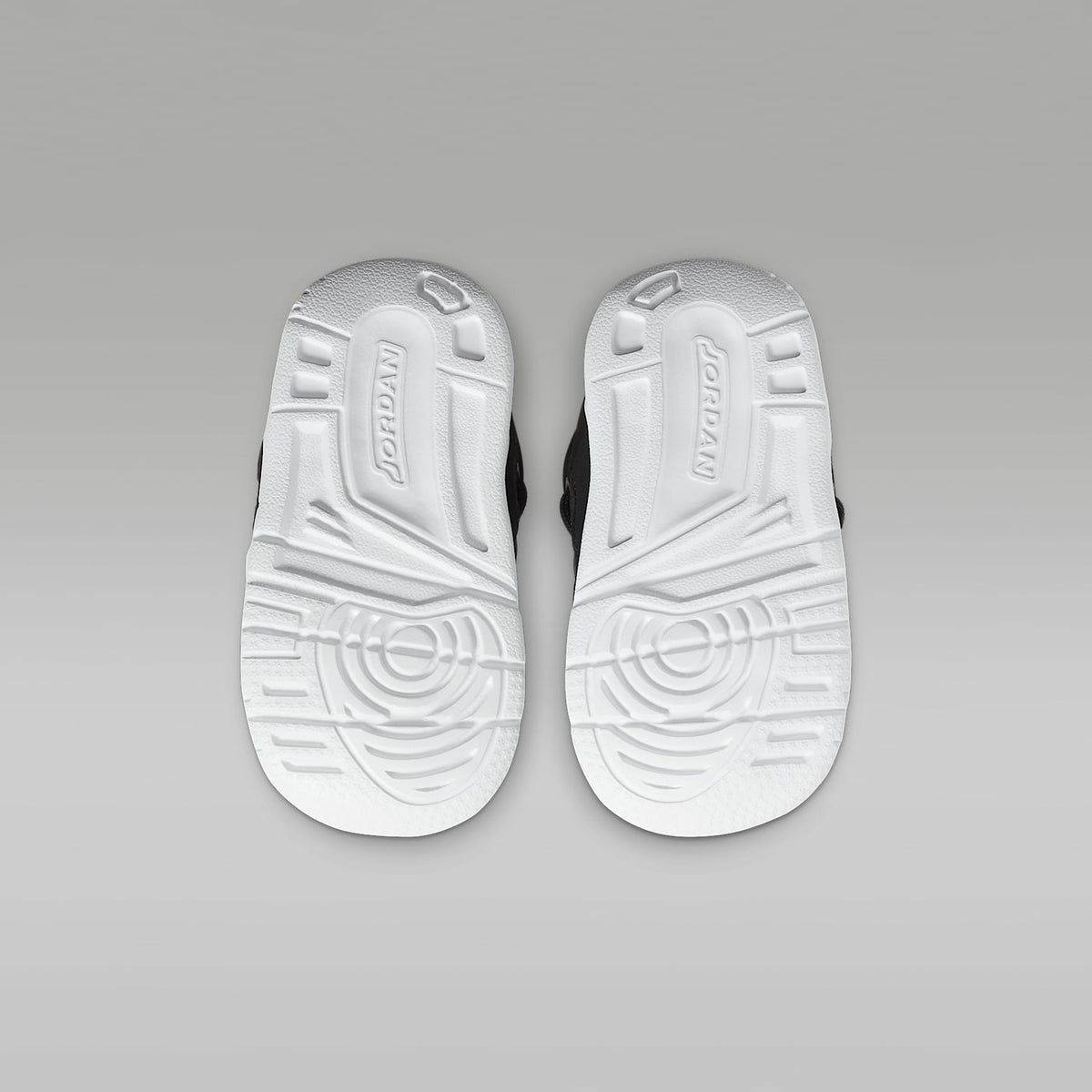 Jordan Max Aura – Negro/Rojo gimnasio/Blanco/Negro – vista 2