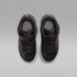 Jordan Max Aura 5 – Negro/Blanco/Gris cemento/Rojo universitario – vista 4