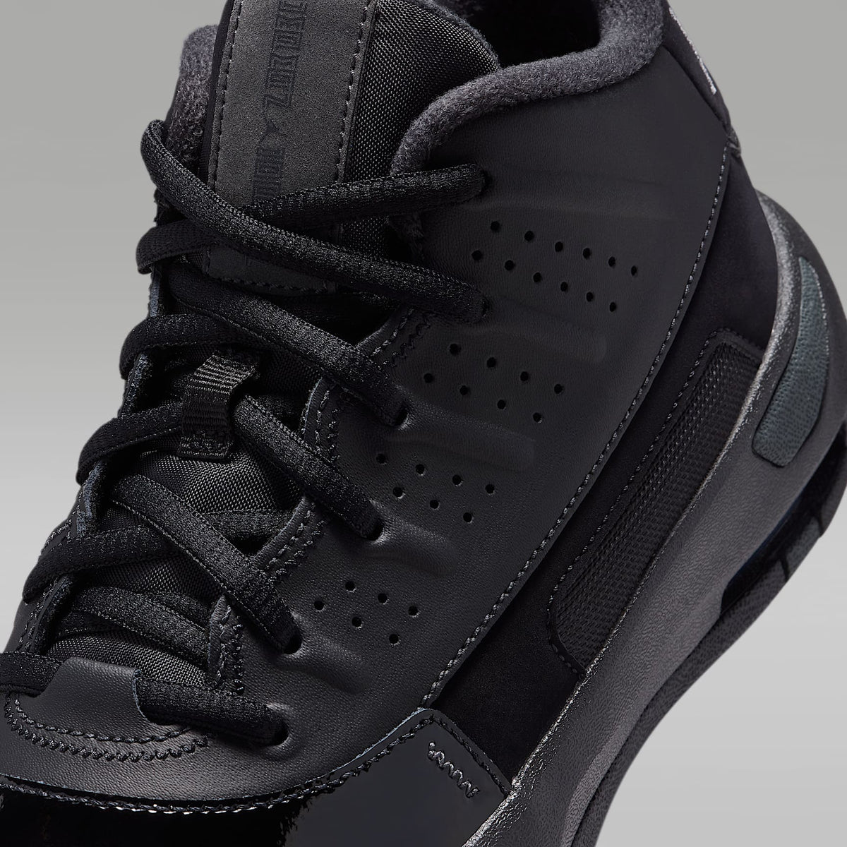Jordan Max Aura 7 – Negro/Antracita – vista 7