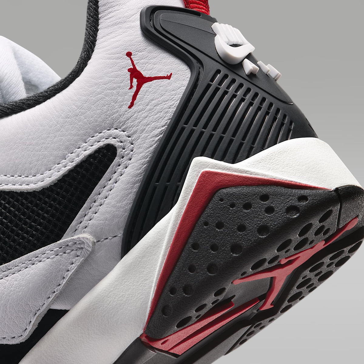 Air Jordan MVP 92 – Blanco/Negro/Rojo gimnasio – vista 8