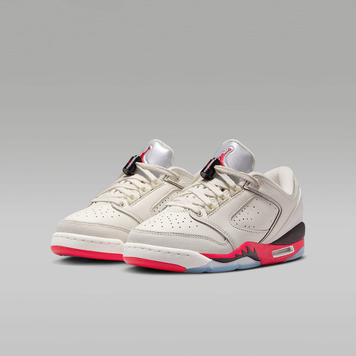 Air Jordan Sixty Plus Low – Vela/Negro/Reflejo plata/Rojo pasión – vista 5
