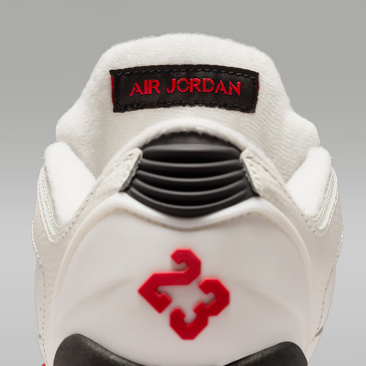 Air Jordan Sixty Plus Low – Vela/Negro/Reflejo plata/Rojo pasión – vista 9