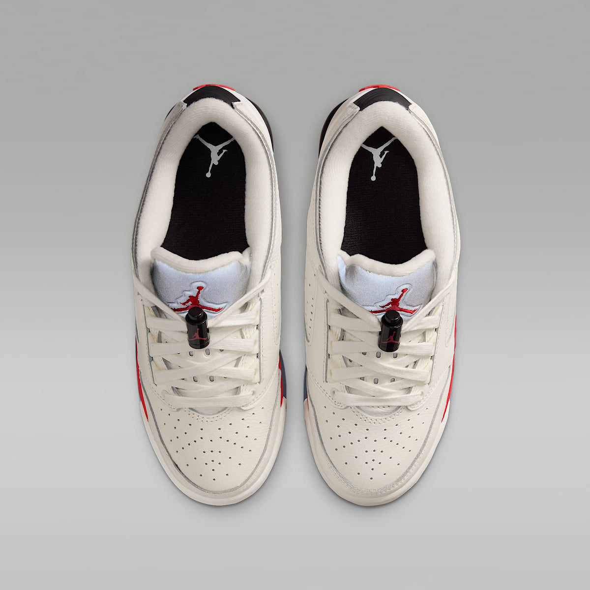 Air Jordan Sixty Plus Low – Vela/Negro/Reflejo plata/Rojo pasión – vista 4