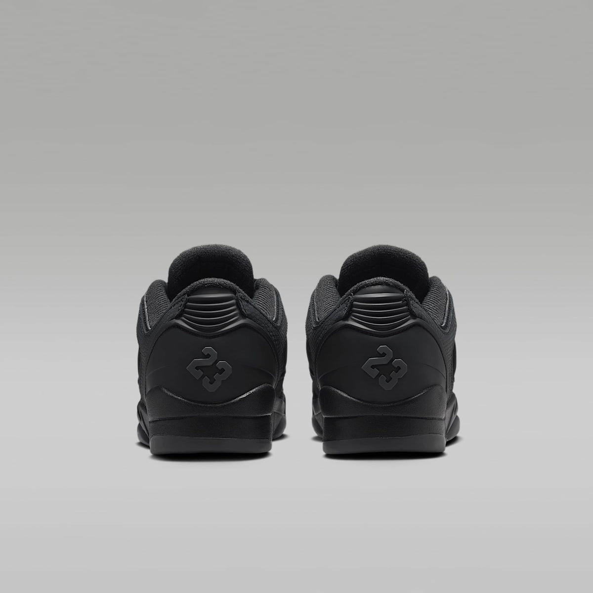 Air Jordan Sixty Plus Low – Negro/Gris humo oscuro – vista 6
