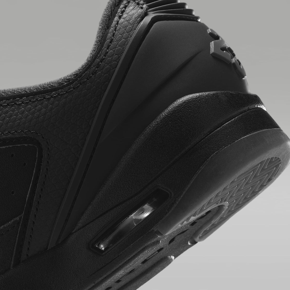Air Jordan Sixty Plus Low – Negro/Gris humo oscuro – vista 8
