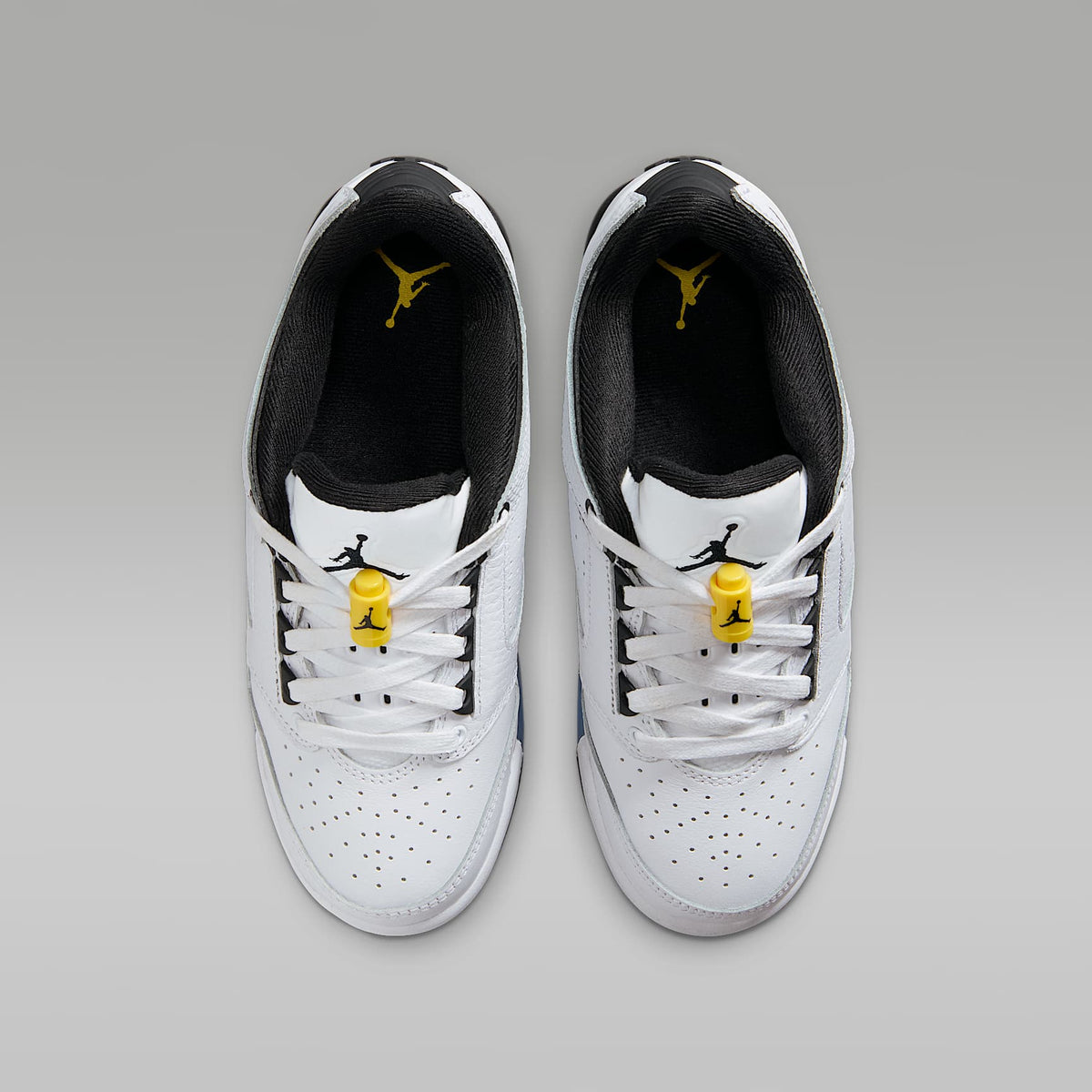 Air Jordan Sixty Plus Low – Blanco/Amarillo tour/Negro – vista 4