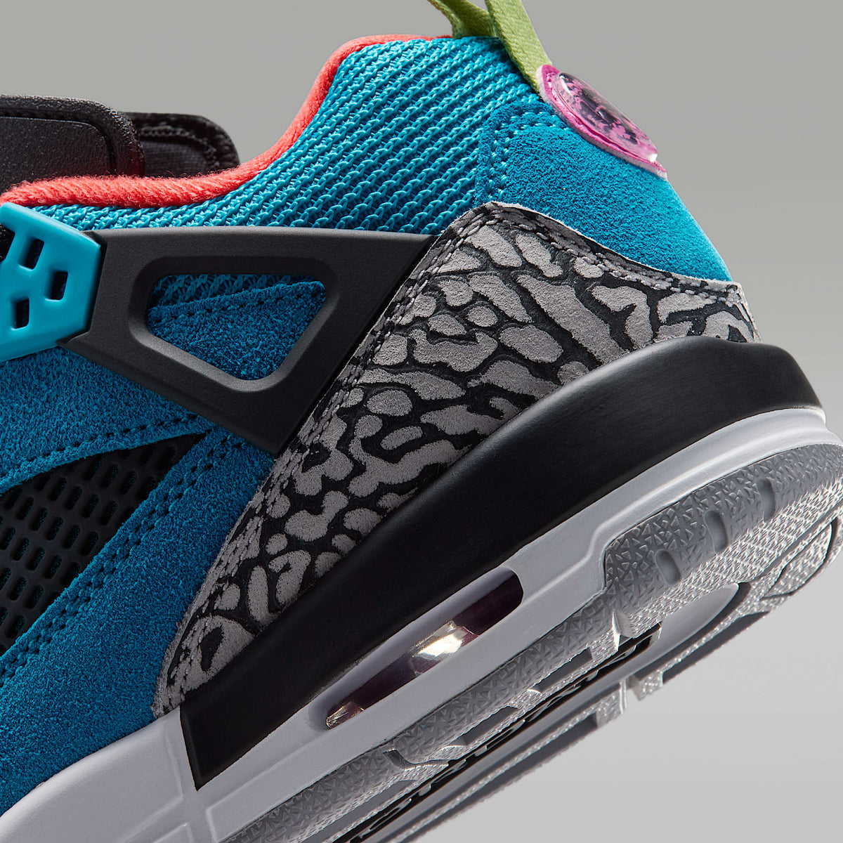 Jordan Spizike Low – Turquesa neo/Carmesí claro/Fucsia cósmico/Verde vivo – vista 8