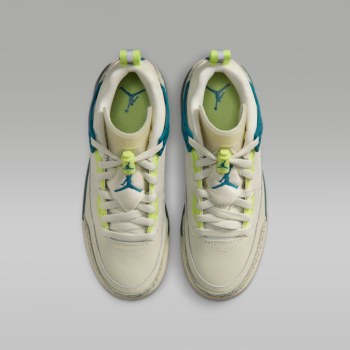 Jordan Spizike Low – Mar de cristal/Salvia empolvado/Toque de limón claro/Verde abismo – vista 4