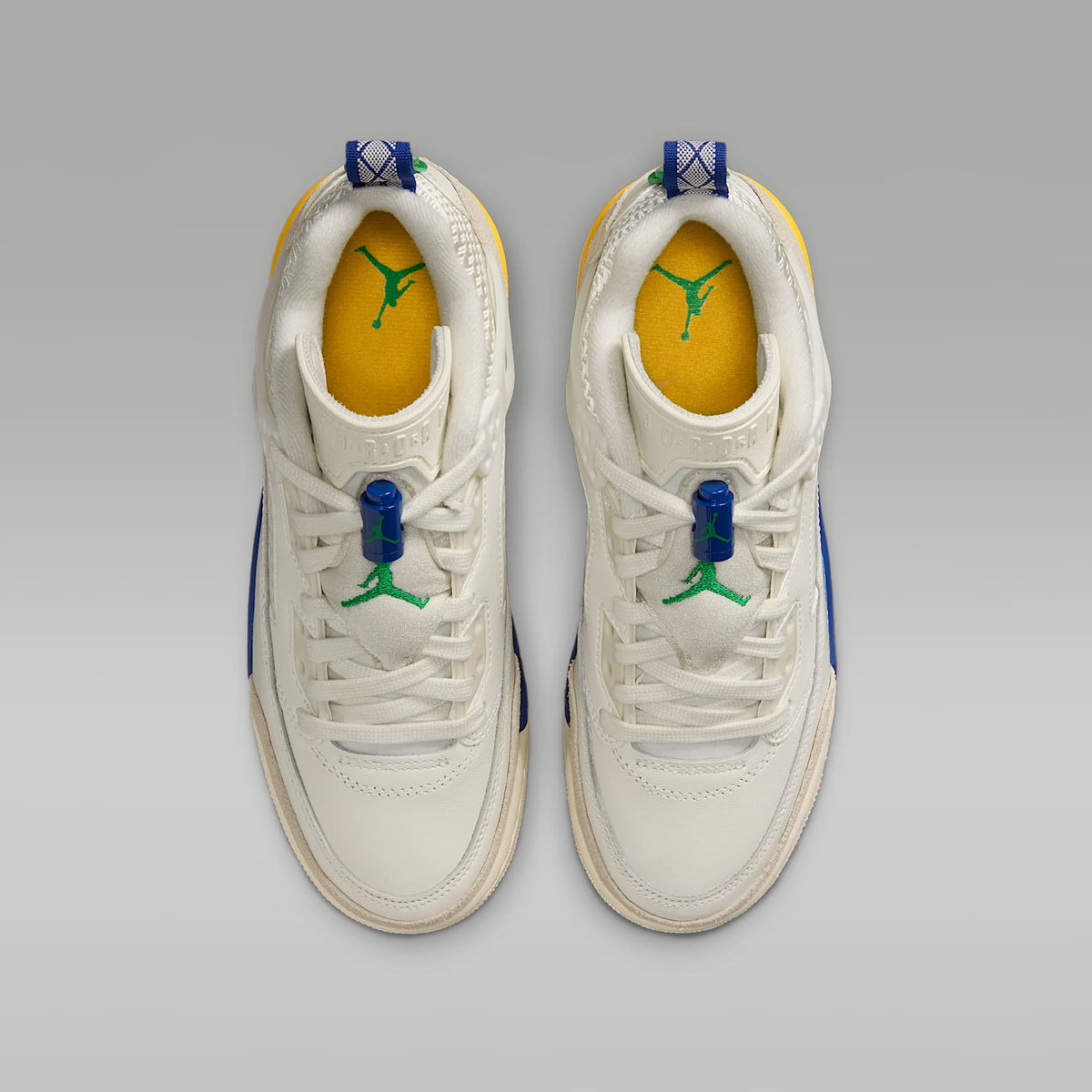 Jordan Spizike Low – Vela/Azul eléctrico/Fantasma/Verde suerte – vista 4