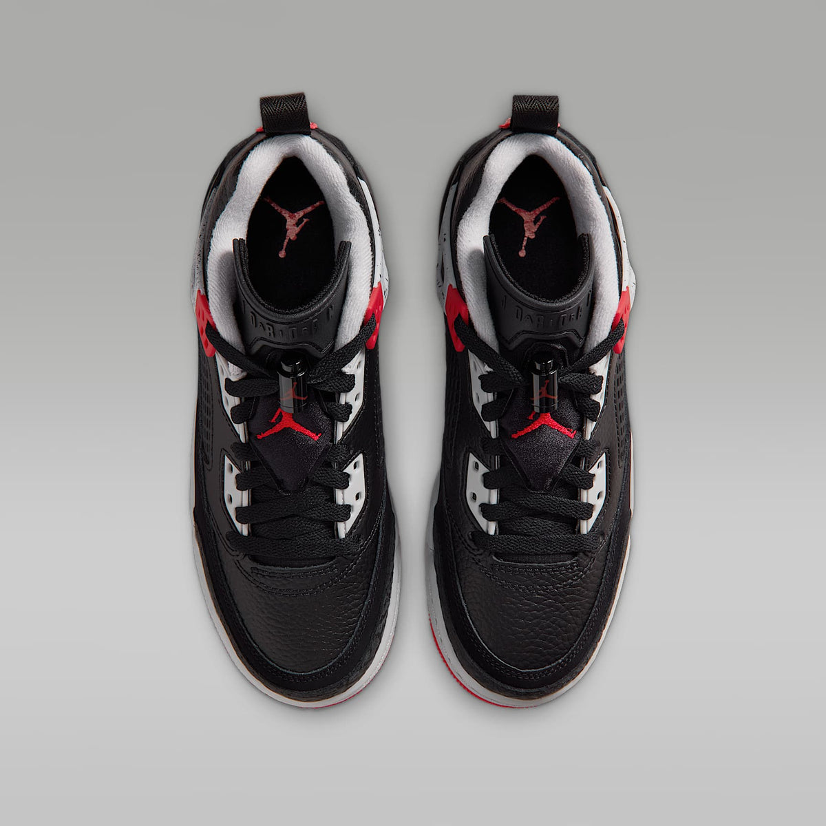 Jordan Spizike Low – Negro/Gris lobo/Blanco/Rojo gimnasio – vista 4