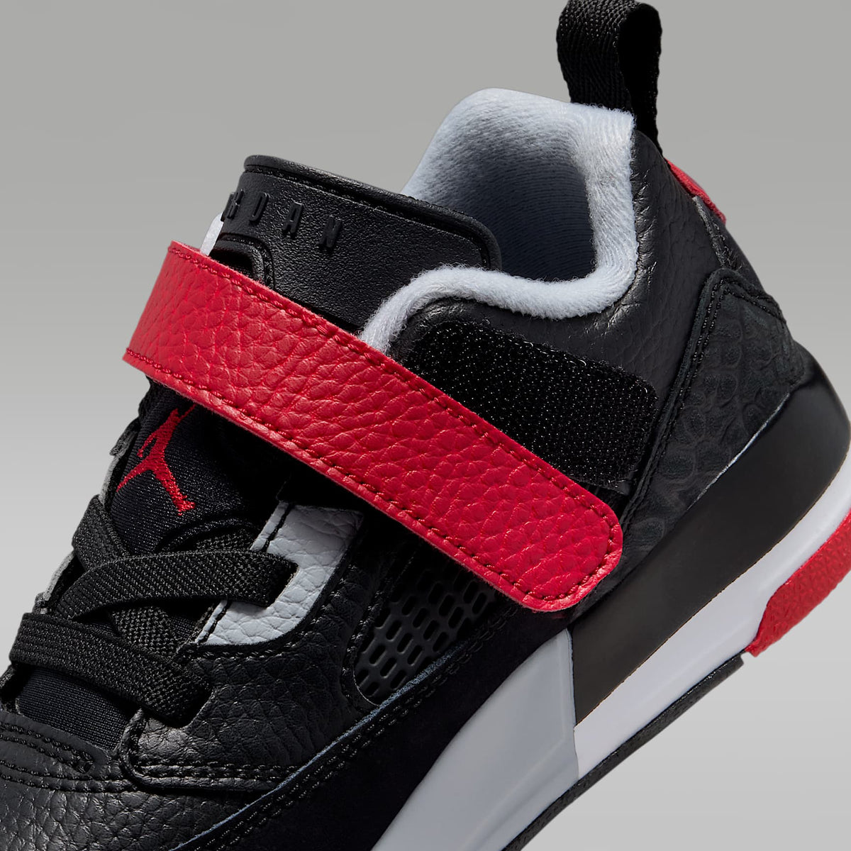 Jordan Spizike Low – Negro/Gris lobo/Blanco/Rojo gimnasio – vista 9